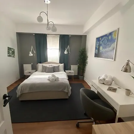 4-bedroom With Skyline Balcony - Sleeps 8 Διαμέρισμα *