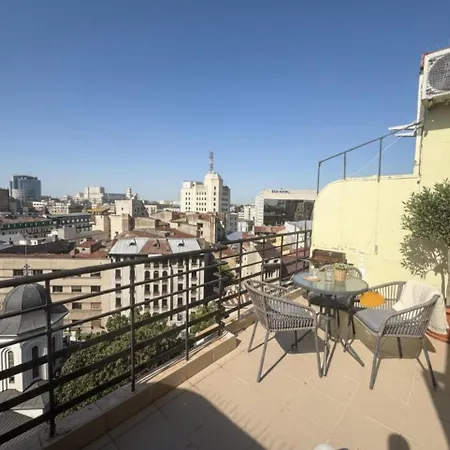 4-bedroom With Skyline Balcony - Sleeps 8