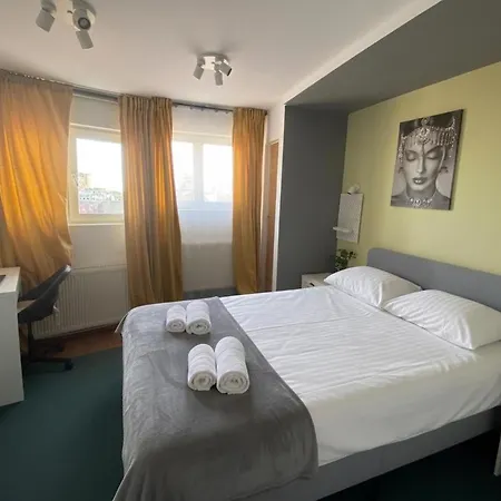 Apartament Victoriei Domus Magna 4br Sleeps 8 *