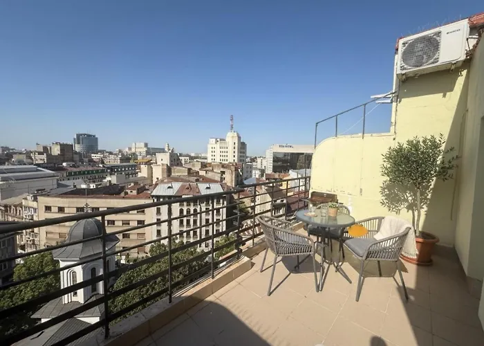 4-bedroom With Skyline Balcony - Sleeps 8
